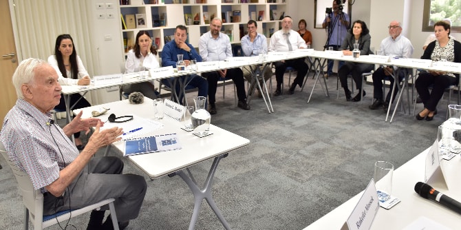 מפגש עם מר מנדל במסגרת התוכנית להכשרת דירקטורים וחברי ועד מנהל