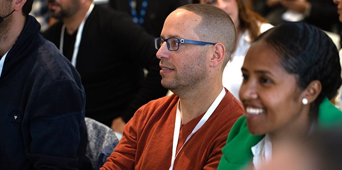 חנה יצחקי שפטייב וד"ר אמיר פלג-עוזיהו, עמיתי מרכז מנדל למנהיגות בנגב (צילום: סימנים הפקות)