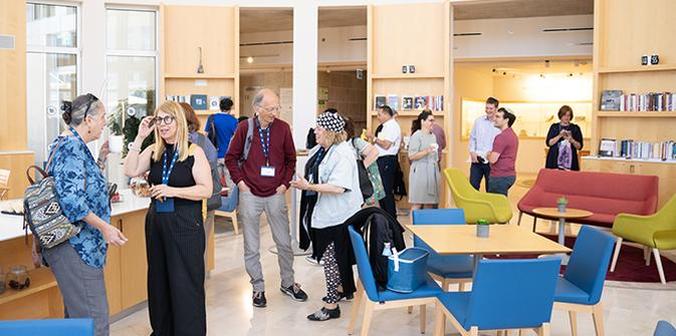 משתתפי הכנס בבית קרן מנדל