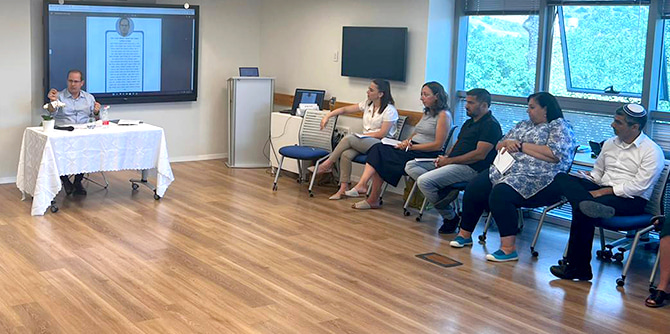 עו"ד רז ניזרי (צילום: קרן מנדל-ישראל)