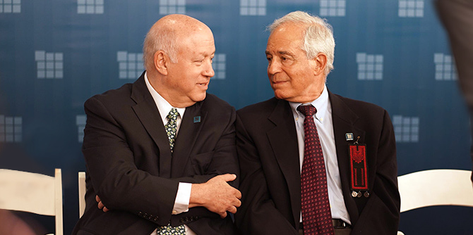 פרופ' יהודה ריינהרץ וסטיב הופמן