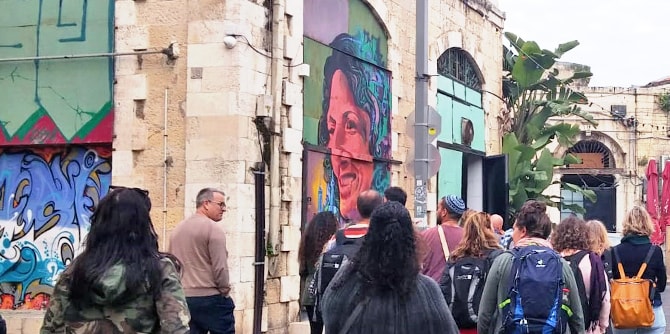 ריטריט תל־אביב-יפו: מקום ומקומיות